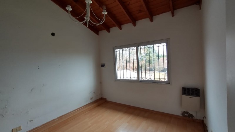 Espectacular casa con lote y piscina en Hurlingham