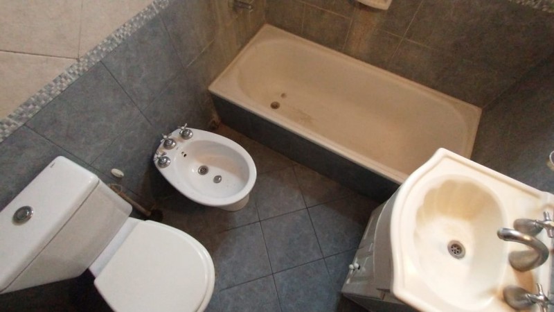 Espectacular casa con lote y piscina en Hurlingham