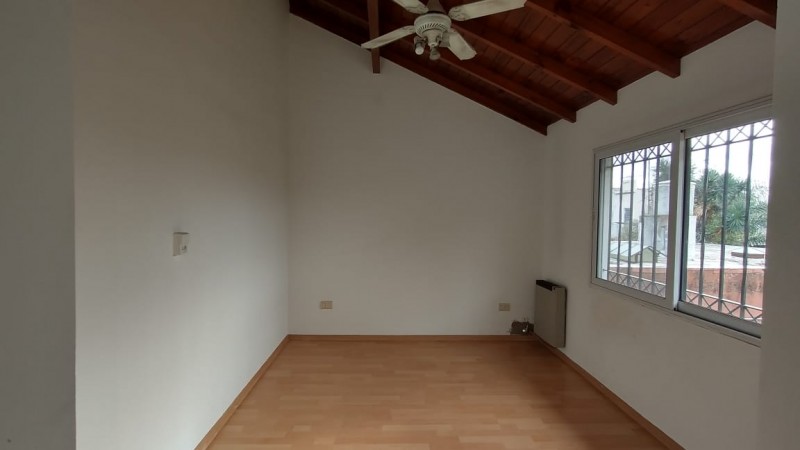 Espectacular casa con lote y piscina en Hurlingham
