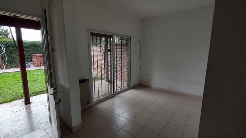 Espectacular casa con lote y piscina en Hurlingham