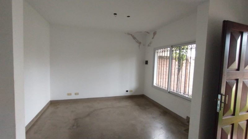 Espectacular casa con lote y piscina en Hurlingham