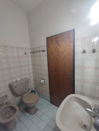 Casa al frente y segunda propiedad al fondo