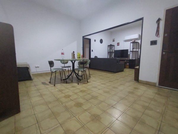 Casa al frente y segunda propiedad al fondo