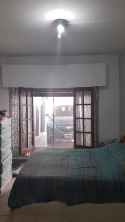 Casa al frente y segunda propiedad al fondo