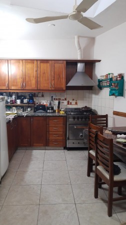 Casa al frente y segunda propiedad al fondo