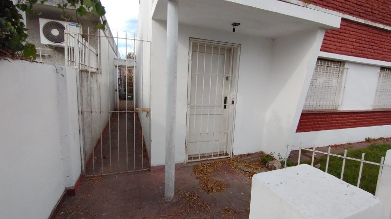 Casa en Villa Club con parque