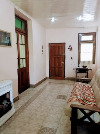 Casa de época, excelente conservación. Apto crédito