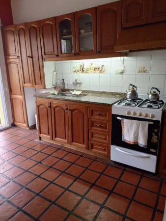 Casa de época, excelente conservación. Apto crédito