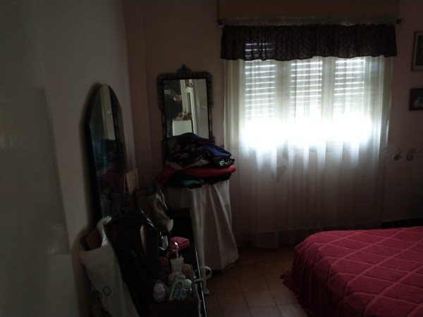 Casa en Villa Tesei con gran galpón al fondo