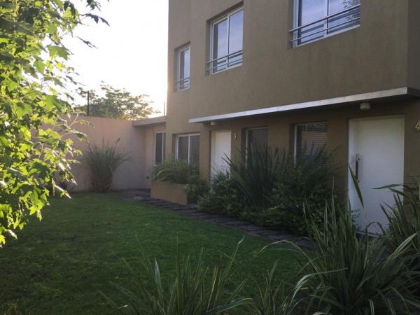 Triplex de categoria en condominio