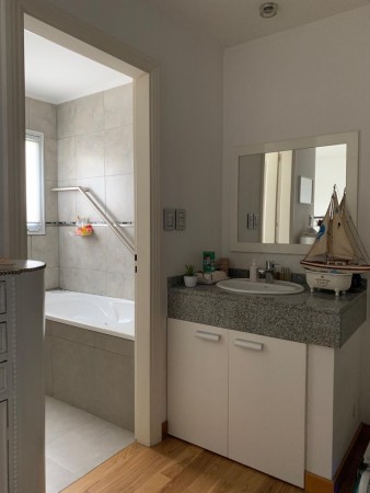 Triplex de categoria en condominio