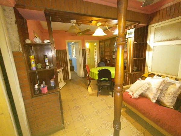 Casa amplia y bien ubicada