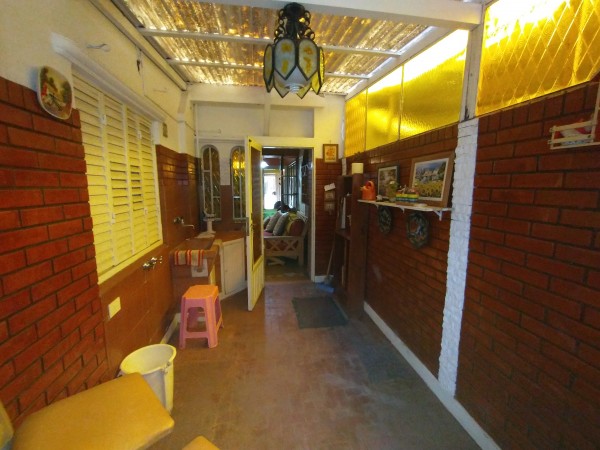 Casa amplia y bien ubicada