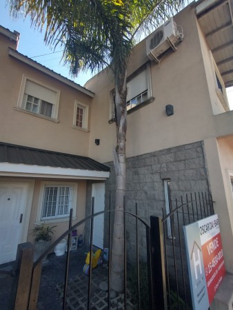 2 casas, ideal para varias familias