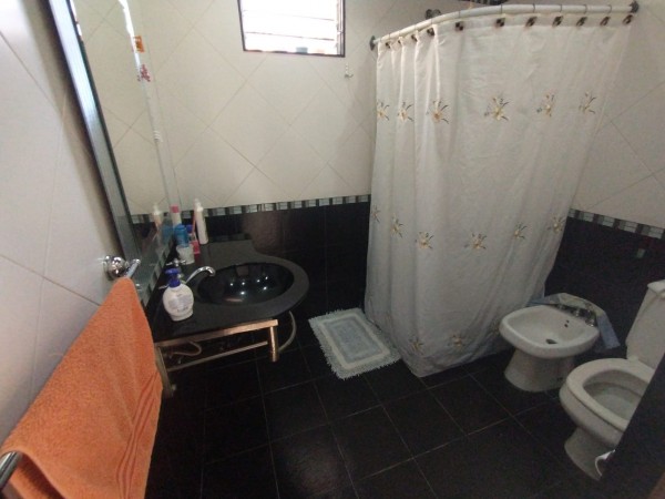 2 casas, ideal para varias familias