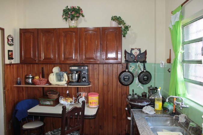 Casa con Departamento y Locales Villa Club al lado del Porteño