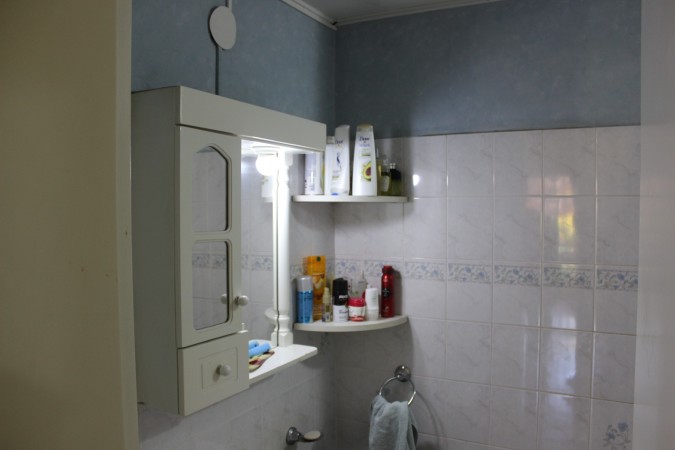 Casa con Departamento y Locales Villa Club al lado del Porteño