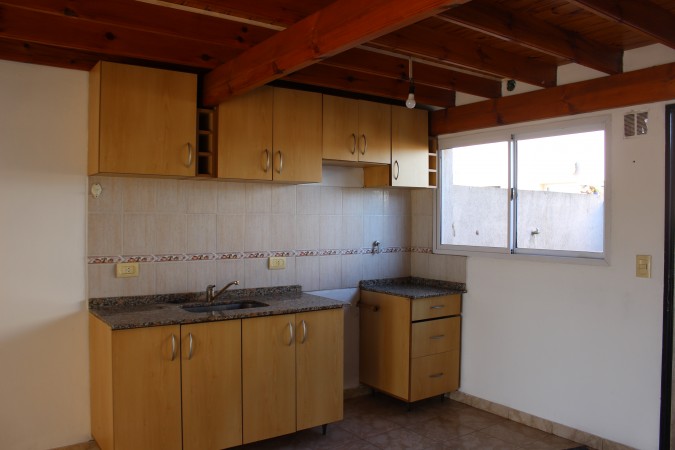 4 dúplex y galpón, ideal para renta