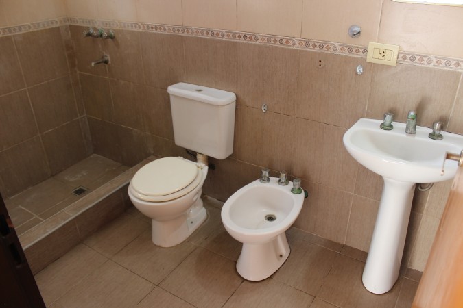4 dúplex y galpón, ideal para renta