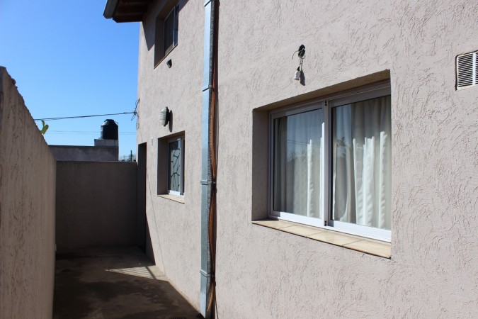 4 dúplex y galpón, ideal para renta