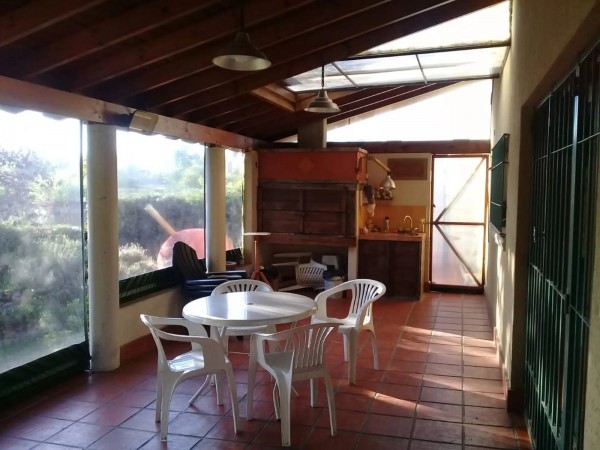 Casa quinta con parque y piscina.