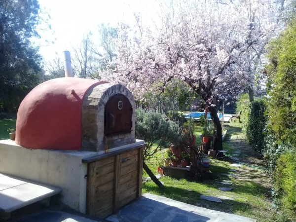 Casa quinta con parque y piscina.