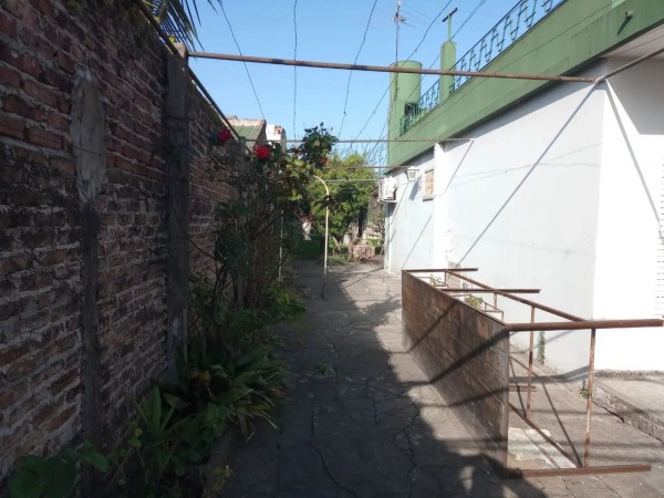 4 propiedades y un local