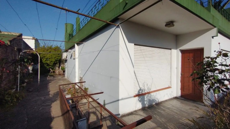 4 propiedades y un local