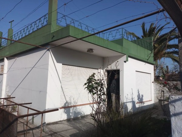 4 propiedades y un local