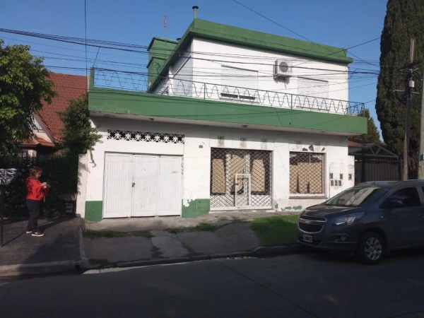 4 propiedades y un local