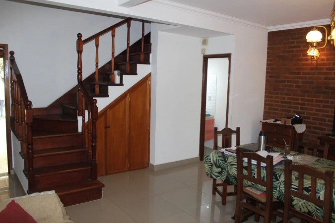 Casa triplex en centro de Hurlingham