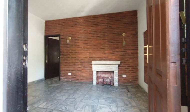 Casa sobre Santa Ana frente al Golf Hurlingham