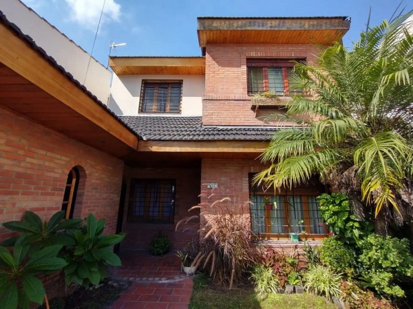 Chalet en Villa Club Sobre Calle Granaderos Nuevo Valor!