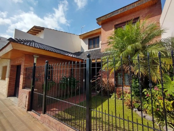 Chalet en Villa Club Sobre Calle Granaderos Nuevo Valor!