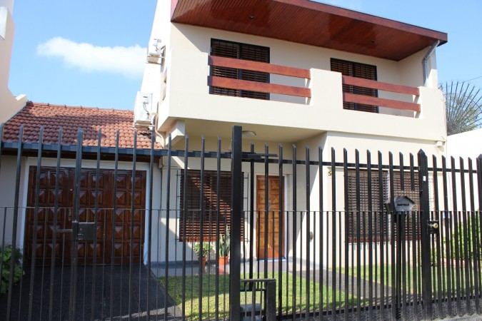 Casa con parque y piscina en William Morris