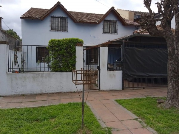 Casa de 5 dorm parque y cochera Villa Club