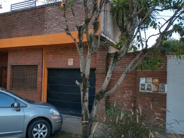 Casa de 4 dormitorios UBICACIÓN CÉNTRICA EN HURLINGHAM