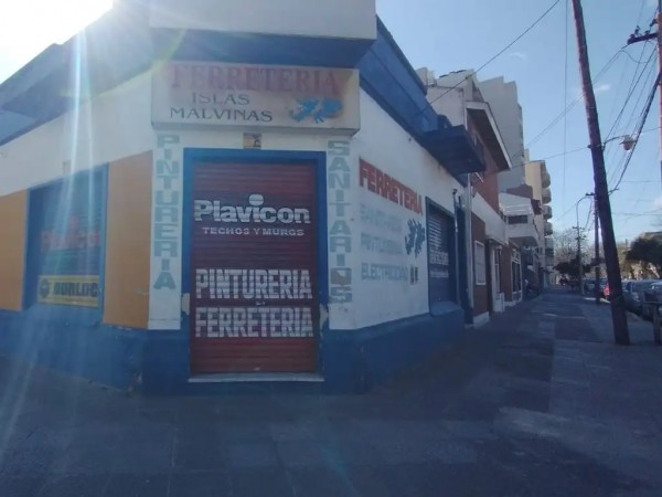 Locales en venta esquina Wenceslao del Tata y Julio Perdiguero