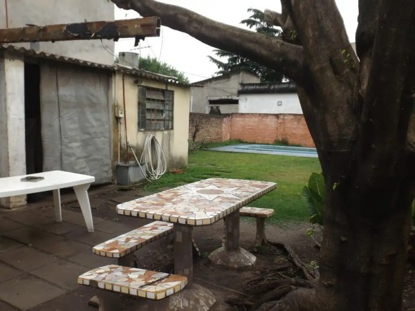 Casa amplia y con piscina en Villa Club