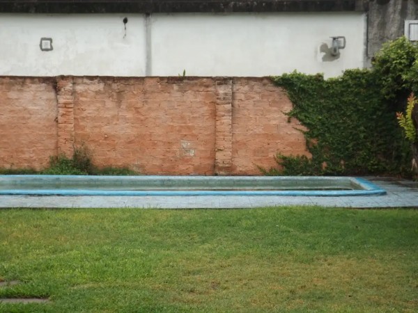 Casa amplia y con piscina en Villa Club