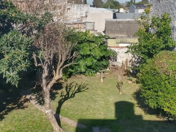 Casa con lote libre Villa Tesei