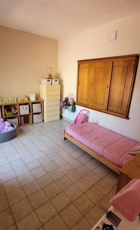 Casa con local sobre Granaderos Villa Club