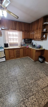Casa con local sobre Granaderos Villa Club