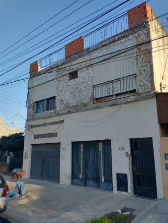 2 locales con departamento arriba y fondo
