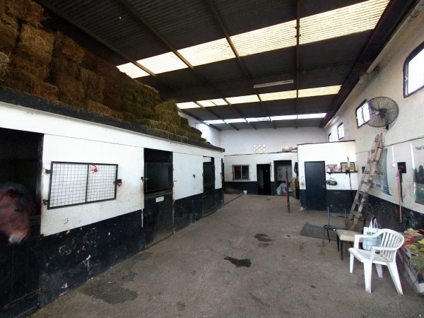 Casa con amplio lote en Villa Club