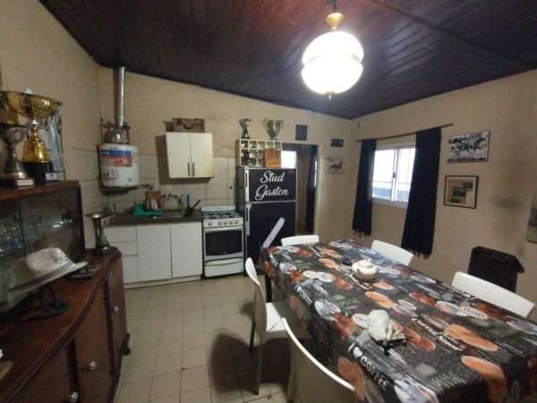 Casa con amplio lote en Villa Club