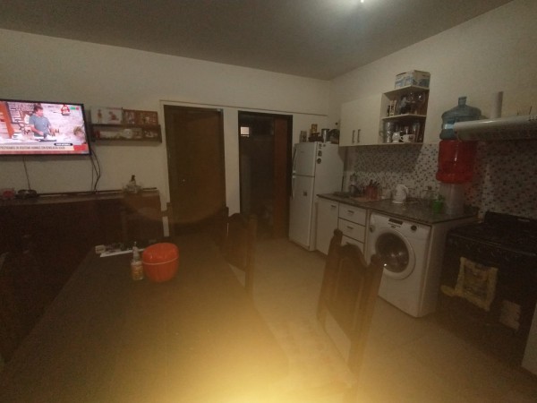 Casa con piscina, bien ubicada