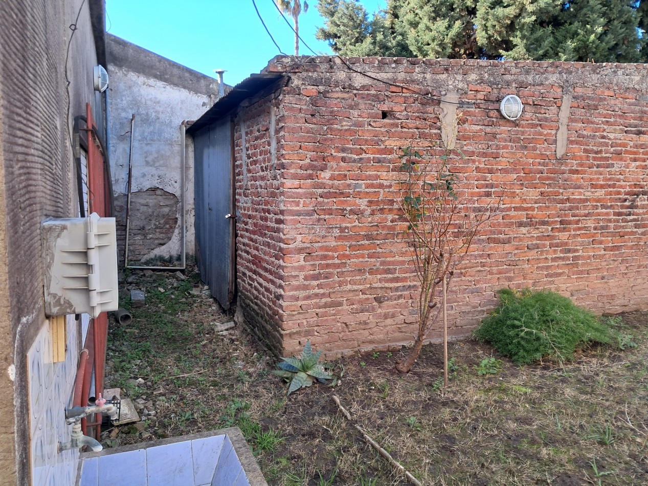 LOCAL COMERCIAL "SANTA TERESITA", HISTORICO EN LA ZONA, MAS CASA, MAS COCHERA, LOTE LIBRE.