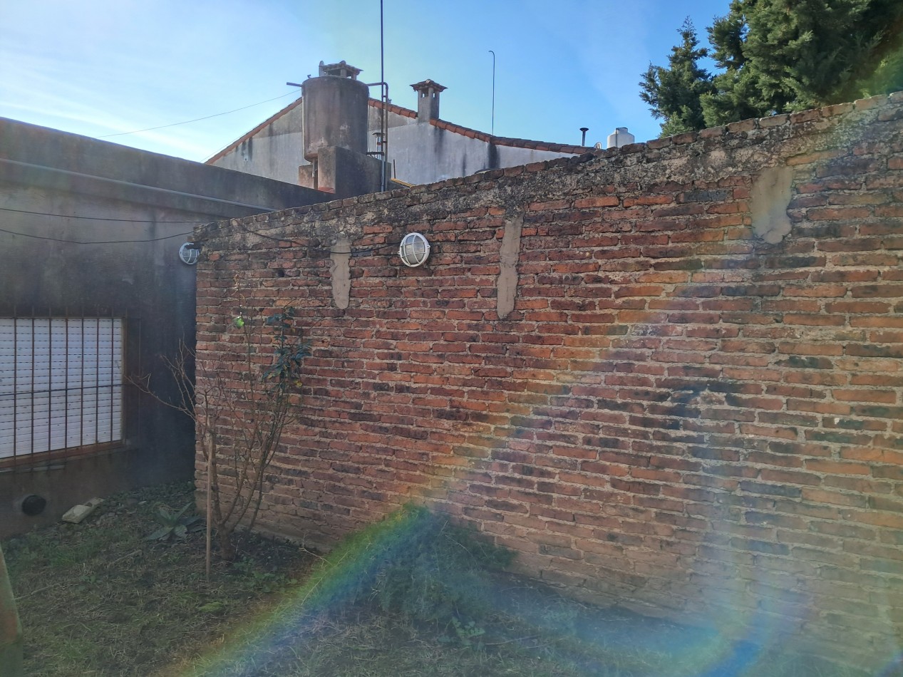 LOCAL COMERCIAL "SANTA TERESITA", HISTORICO EN LA ZONA, MAS CASA, MAS COCHERA, LOTE LIBRE.