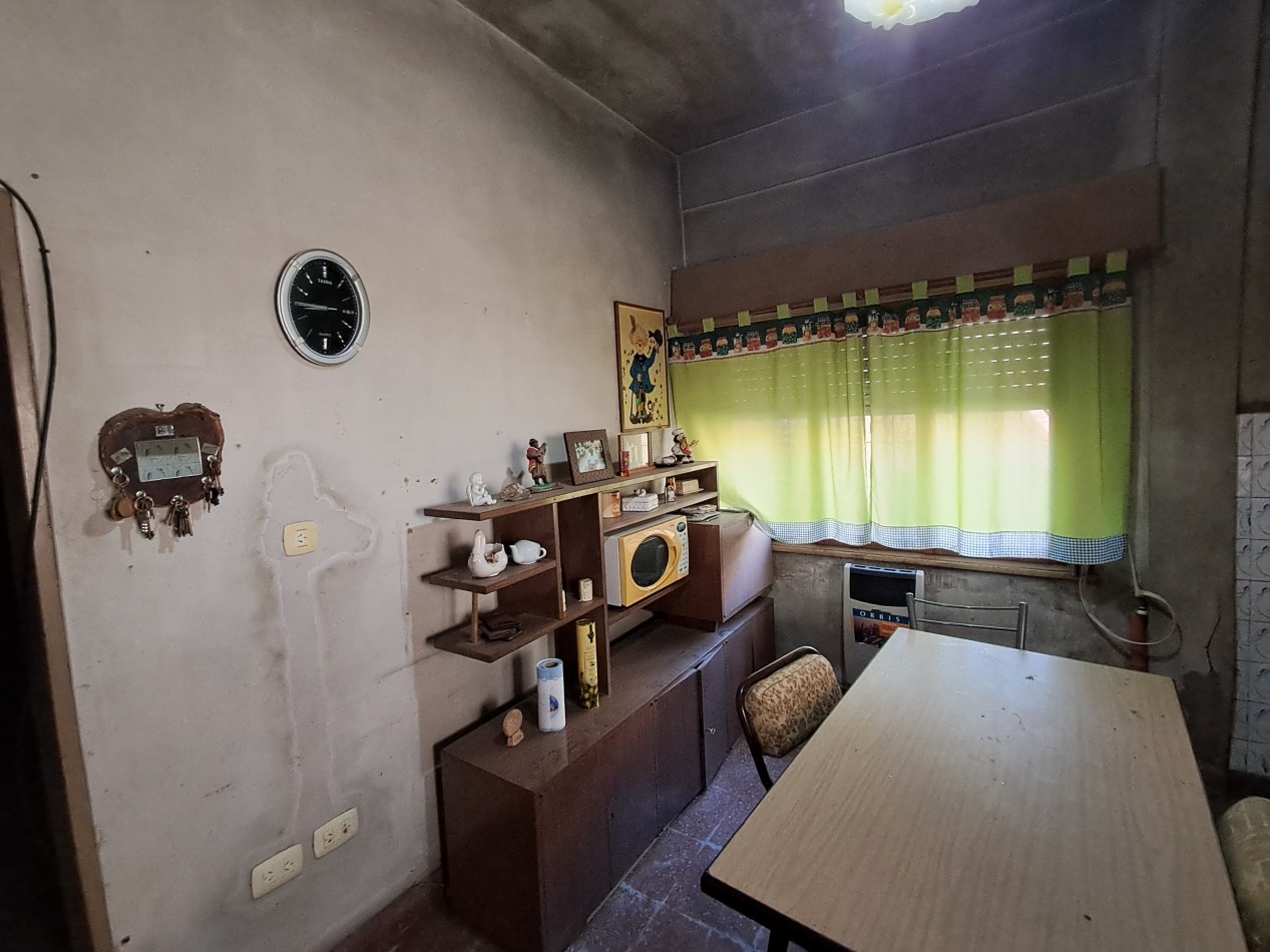 LOCAL COMERCIAL "SANTA TERESITA", HISTORICO EN LA ZONA, MAS CASA, MAS COCHERA, LOTE LIBRE.